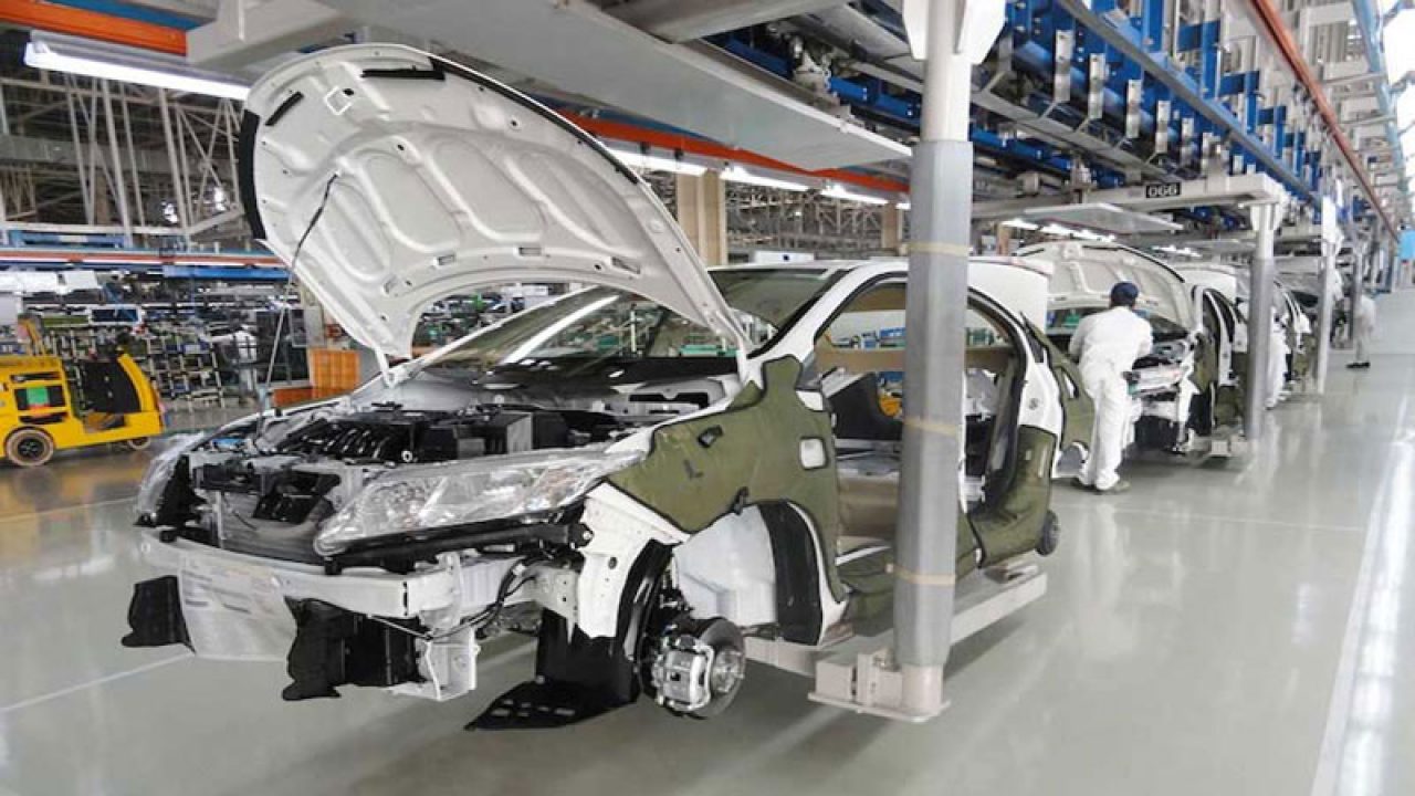 Auto manufacturers need clarity to resume operations